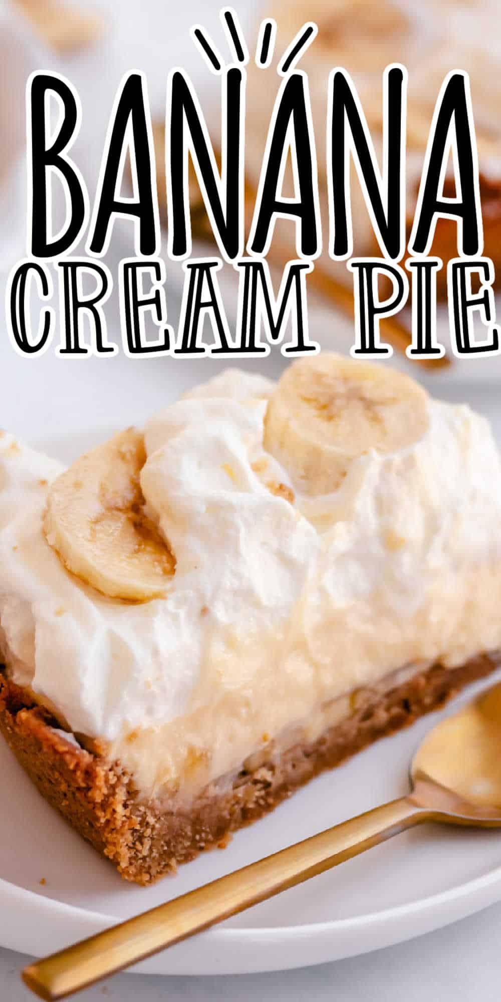 Banana Cream Pie with Graham Cracker Crust • MidgetMomma