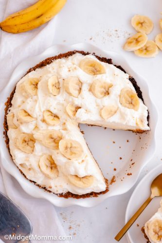 Banana Cream Pie with Graham Cracker Crust • MidgetMomma