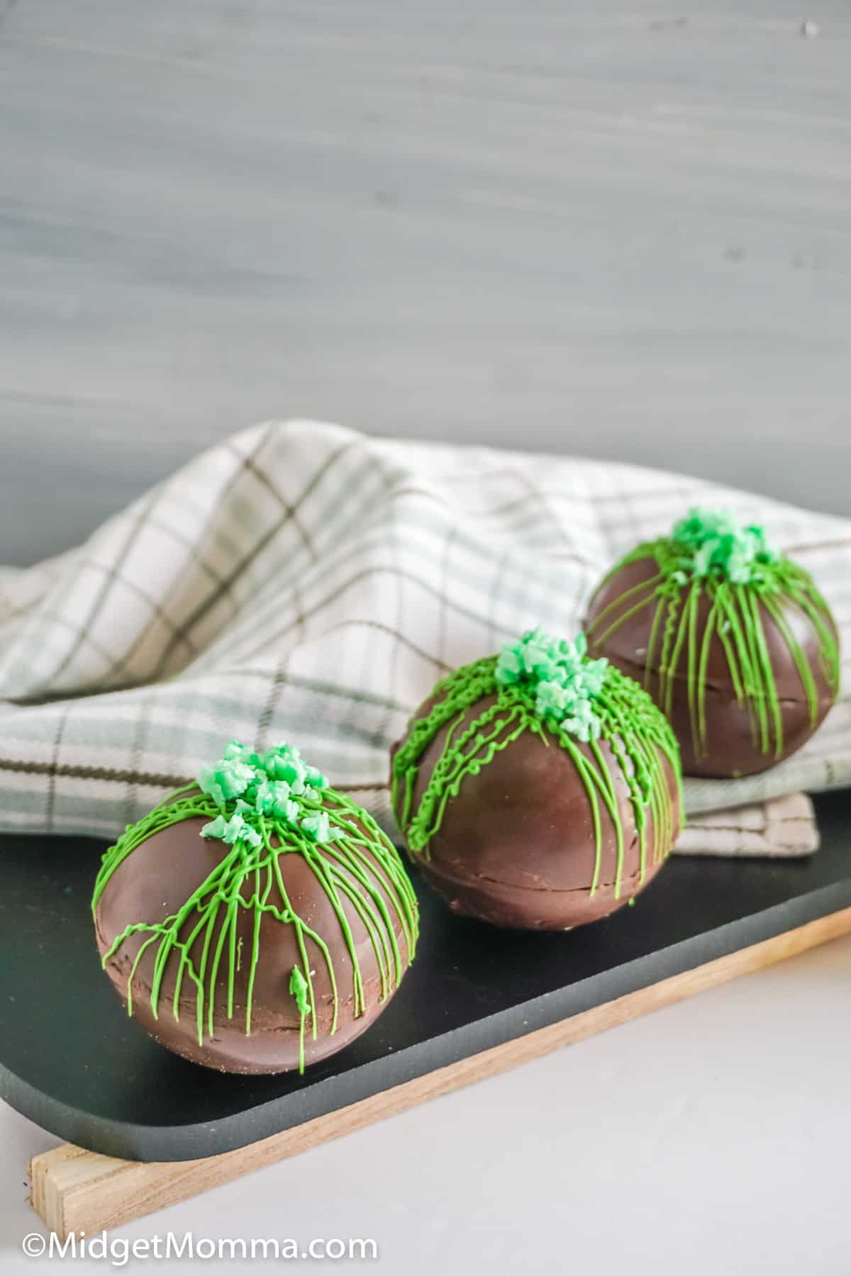 mint hot chocolate bombs