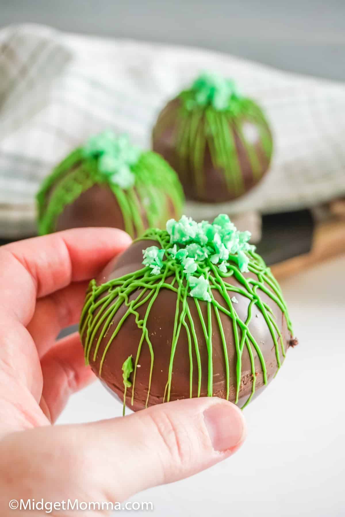 mint hot chocolate bombs