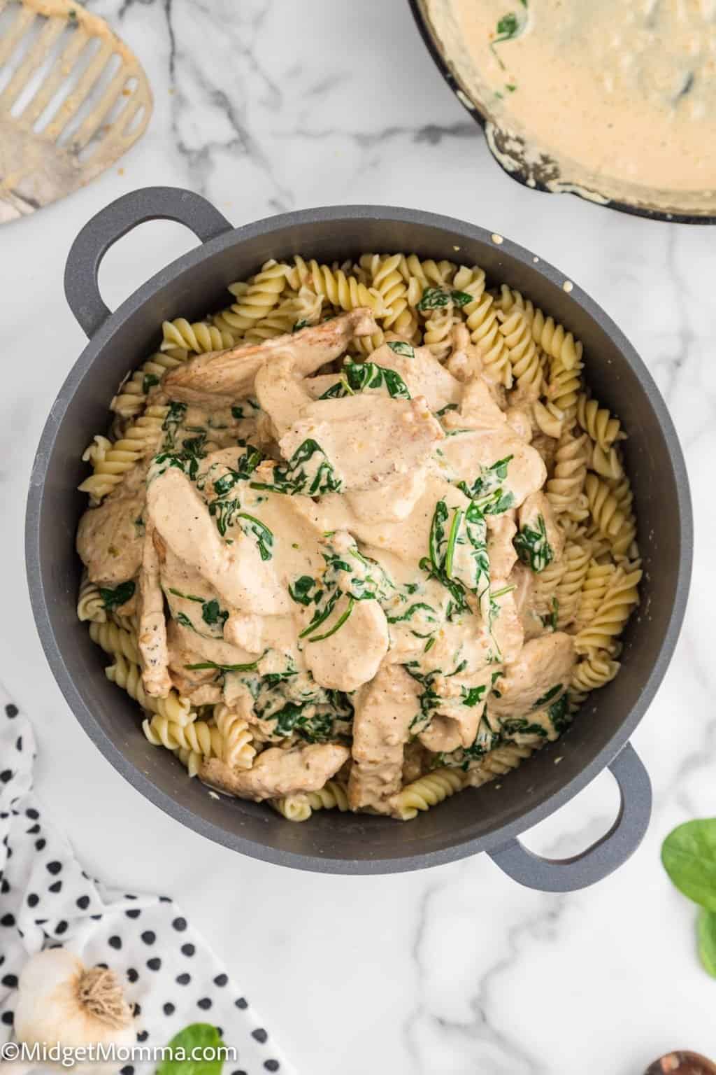 Creamy Garlic Chicken Pasta with Spinach