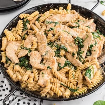Creamy Garlic chicken pasta with spinach