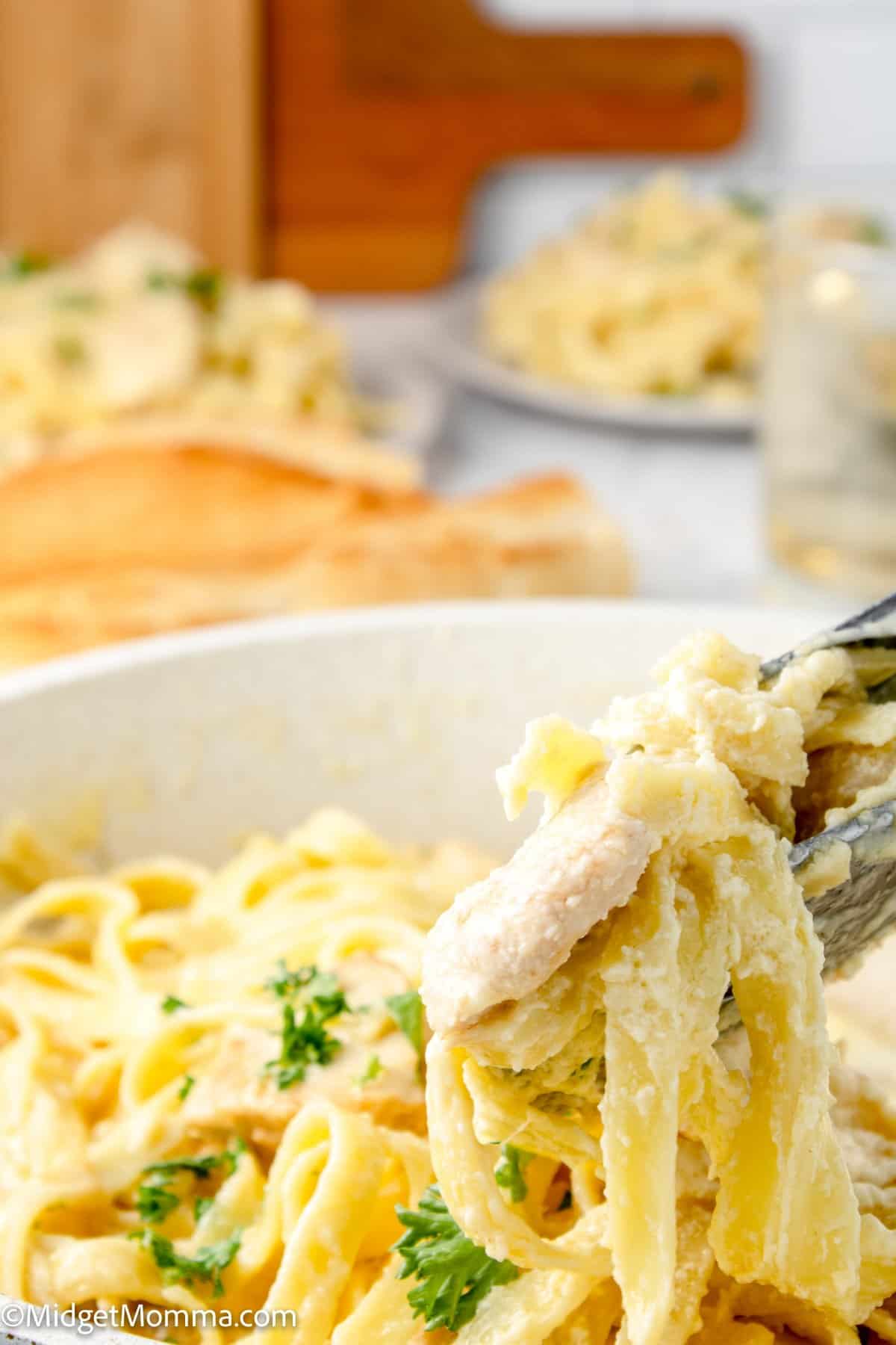 close up photo of Creamy Chicken Alfredo Pasta Recipe