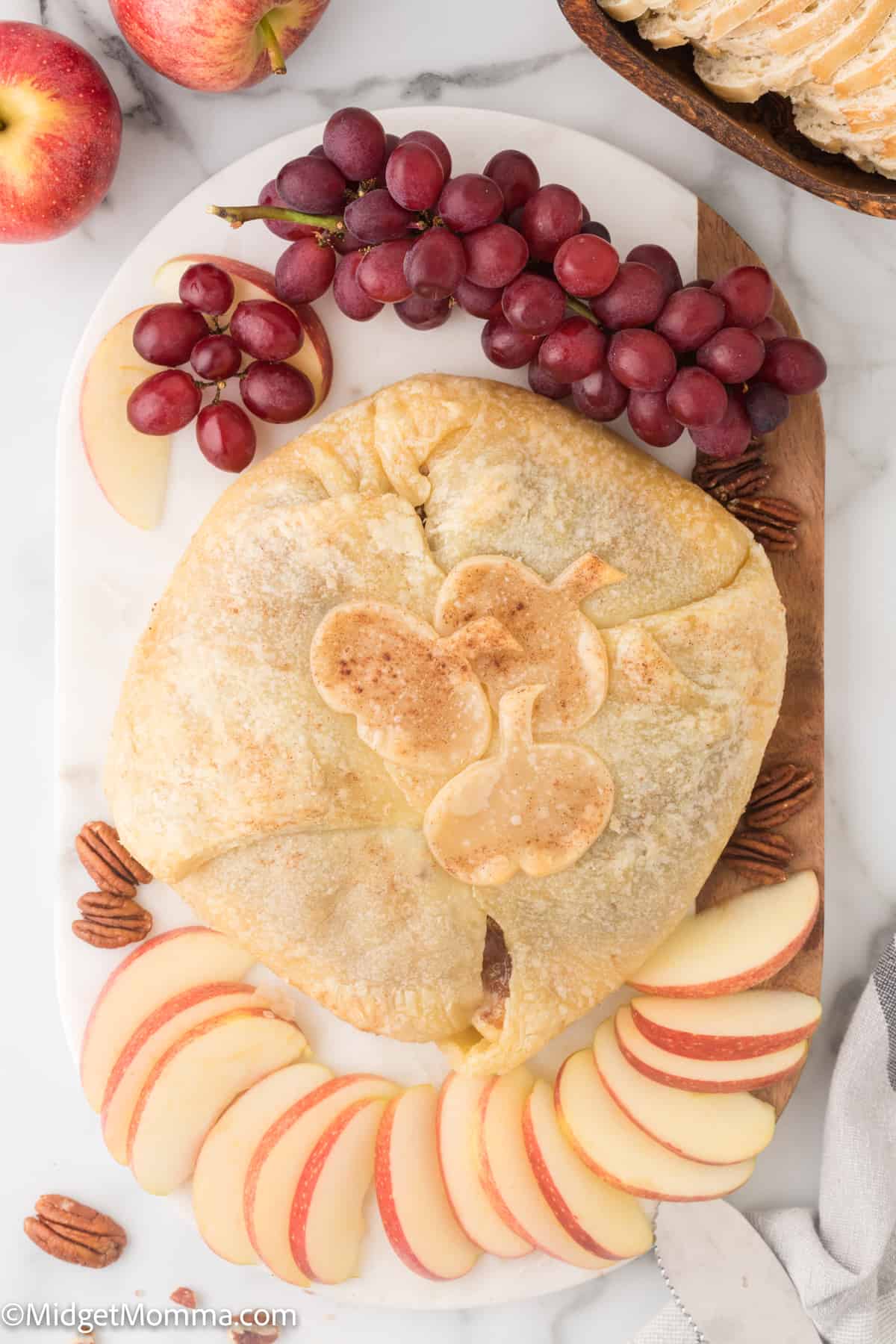 overhead photo of Puff Pastry Baked Brie with Apples