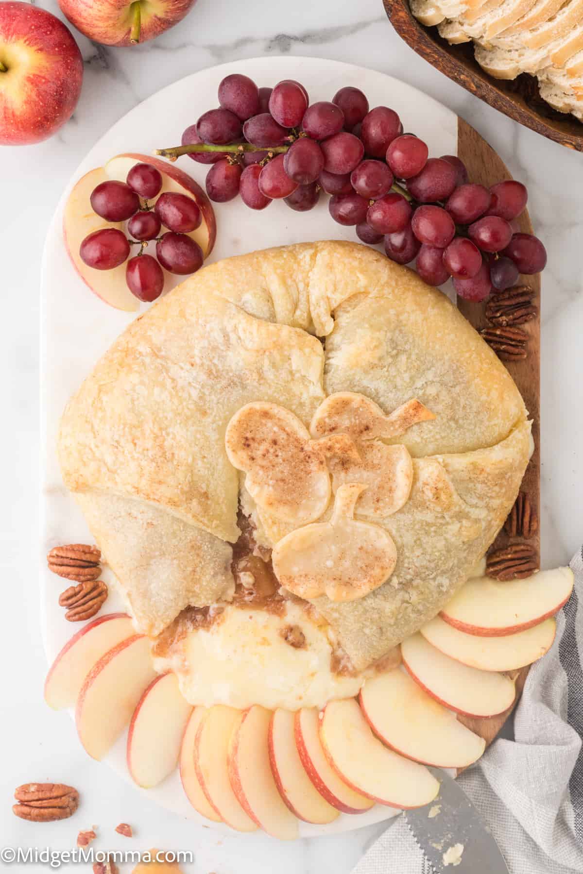 Puff Pastry Baked Brie with Apples and Pecans