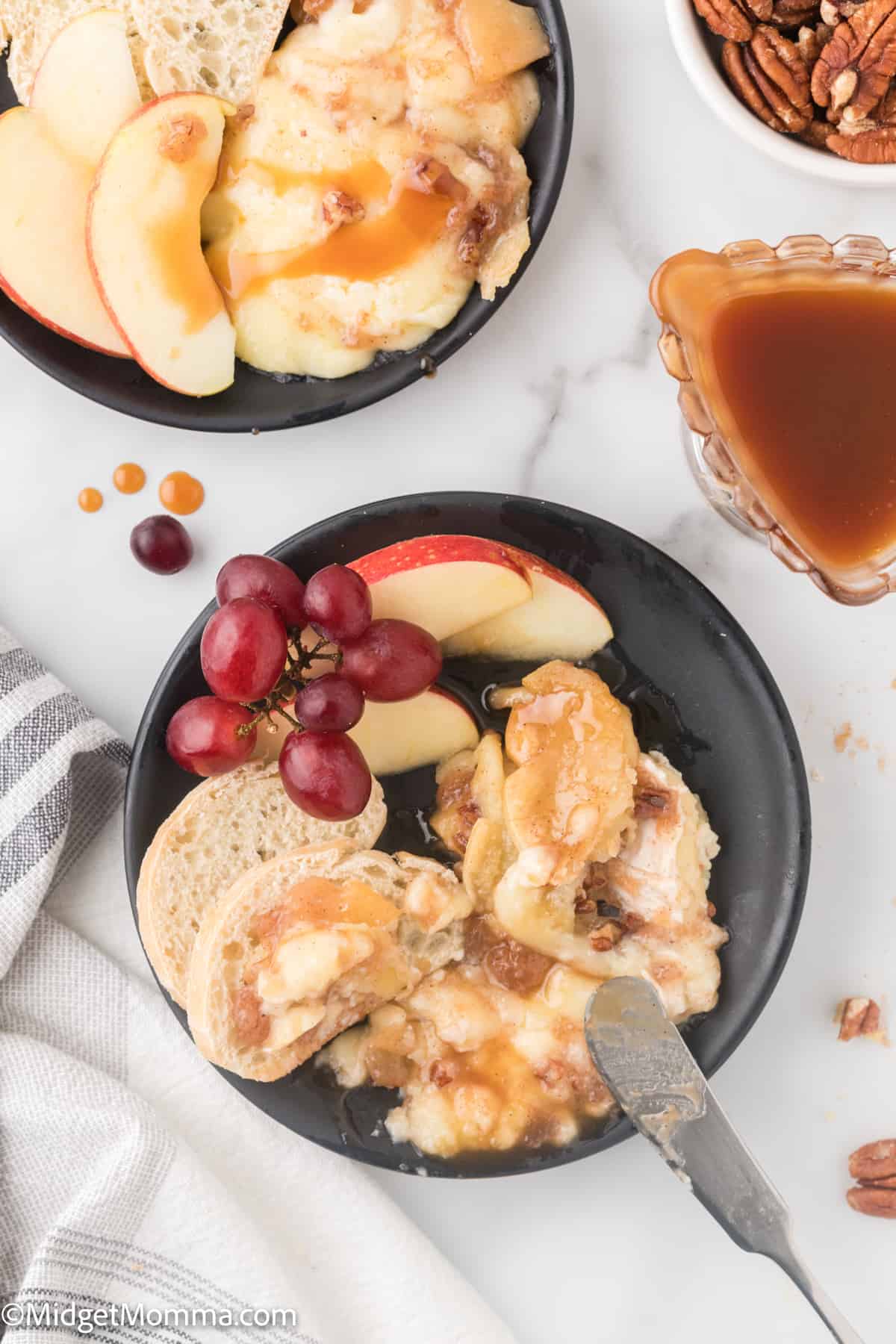 Puff Pastry Baked Brie with Apples