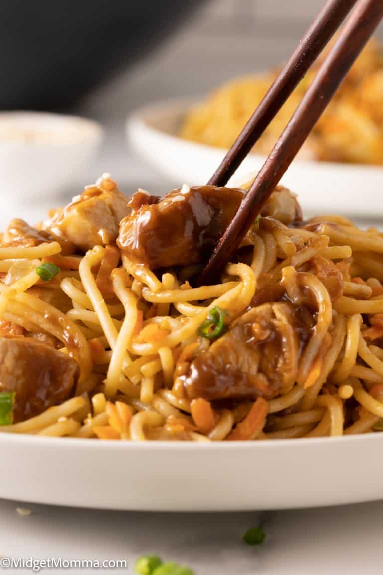 Easy Thai Peanut Sauce Noodles with Chicken Recipe