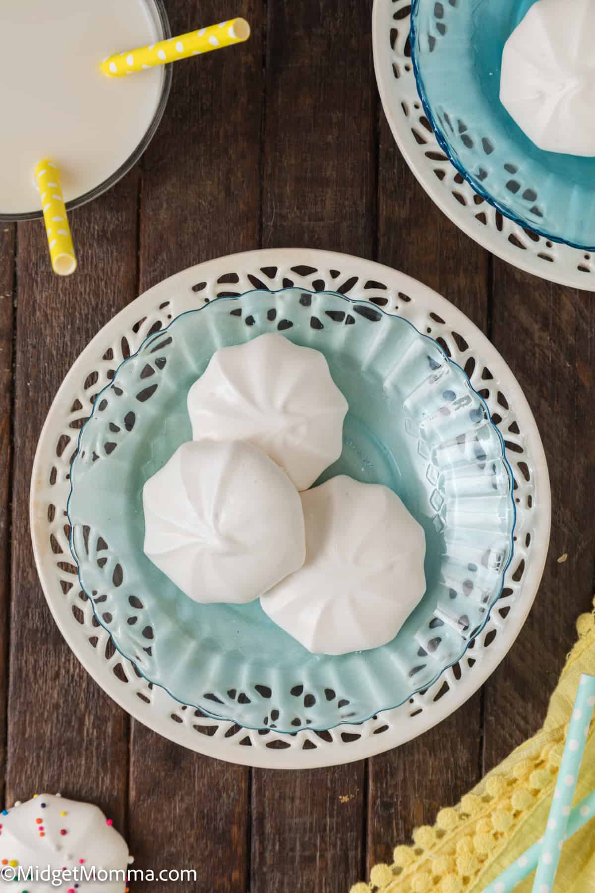 Vanilla Meringue Cookie on a plate