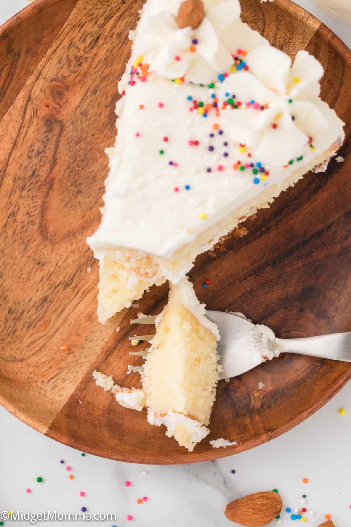 Close up photo of a slice of vanilla cake 
