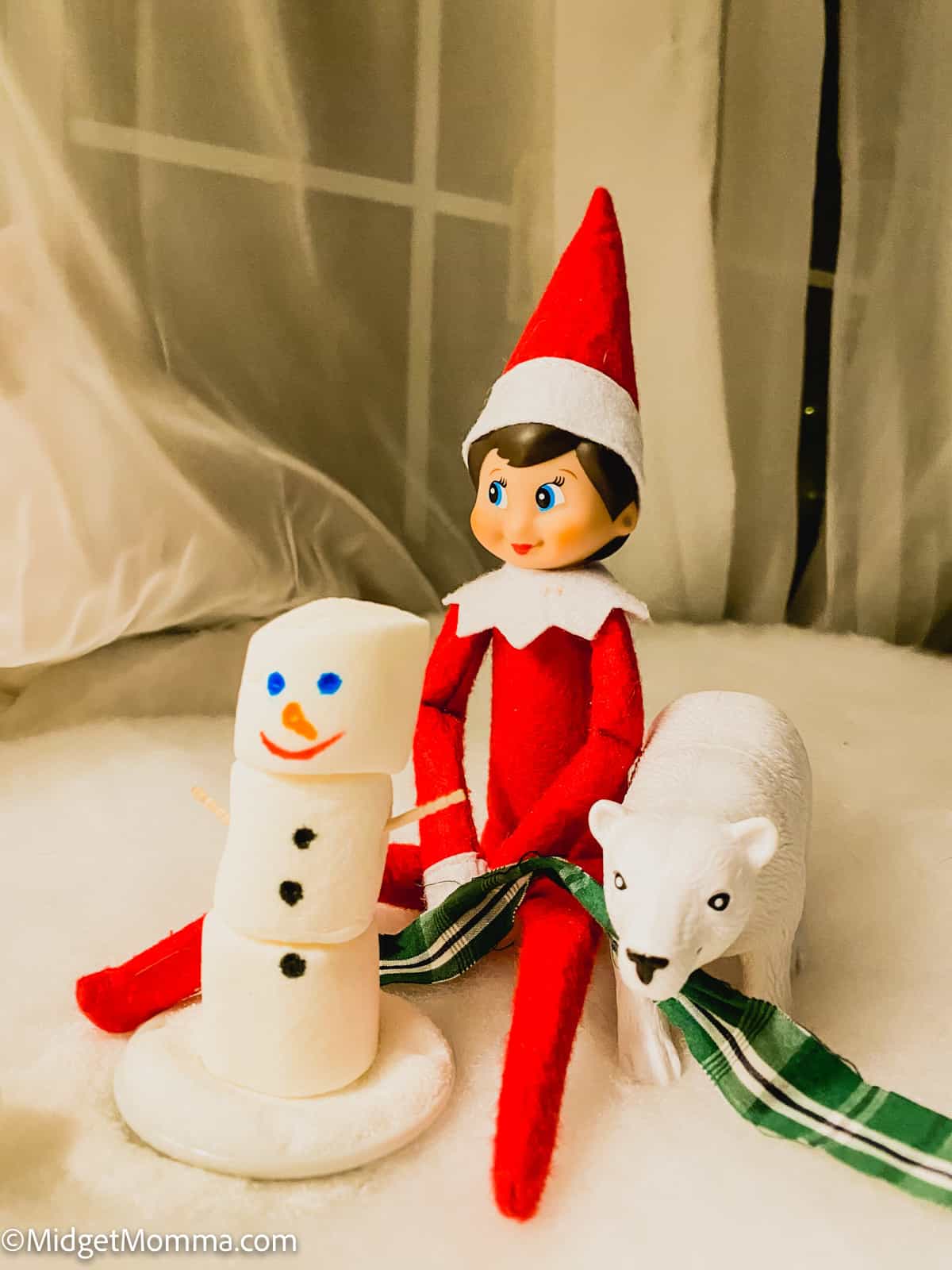 Elf on The Shelf Ideas with Marshmallows - marshmallow snowman