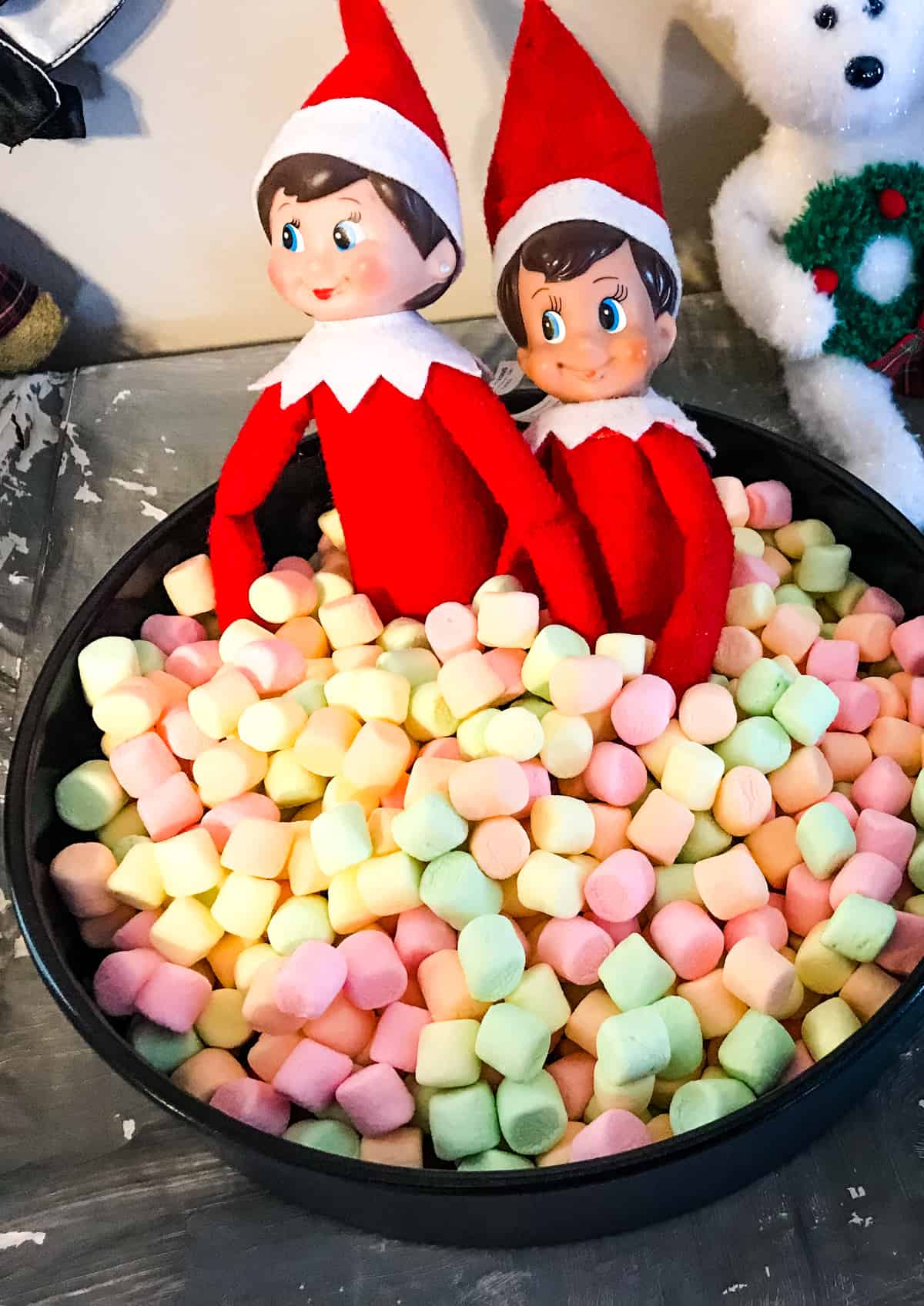 Elf on The Shelf Ideas with Marshmallows - elf marshmallow bath