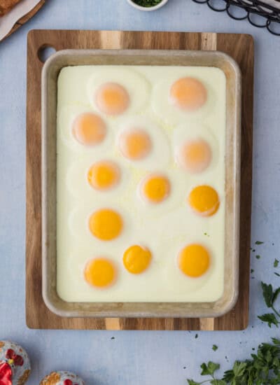 Sheet Pan Fried Eggs Recipe (Sunny Side Up Baked Eggs)